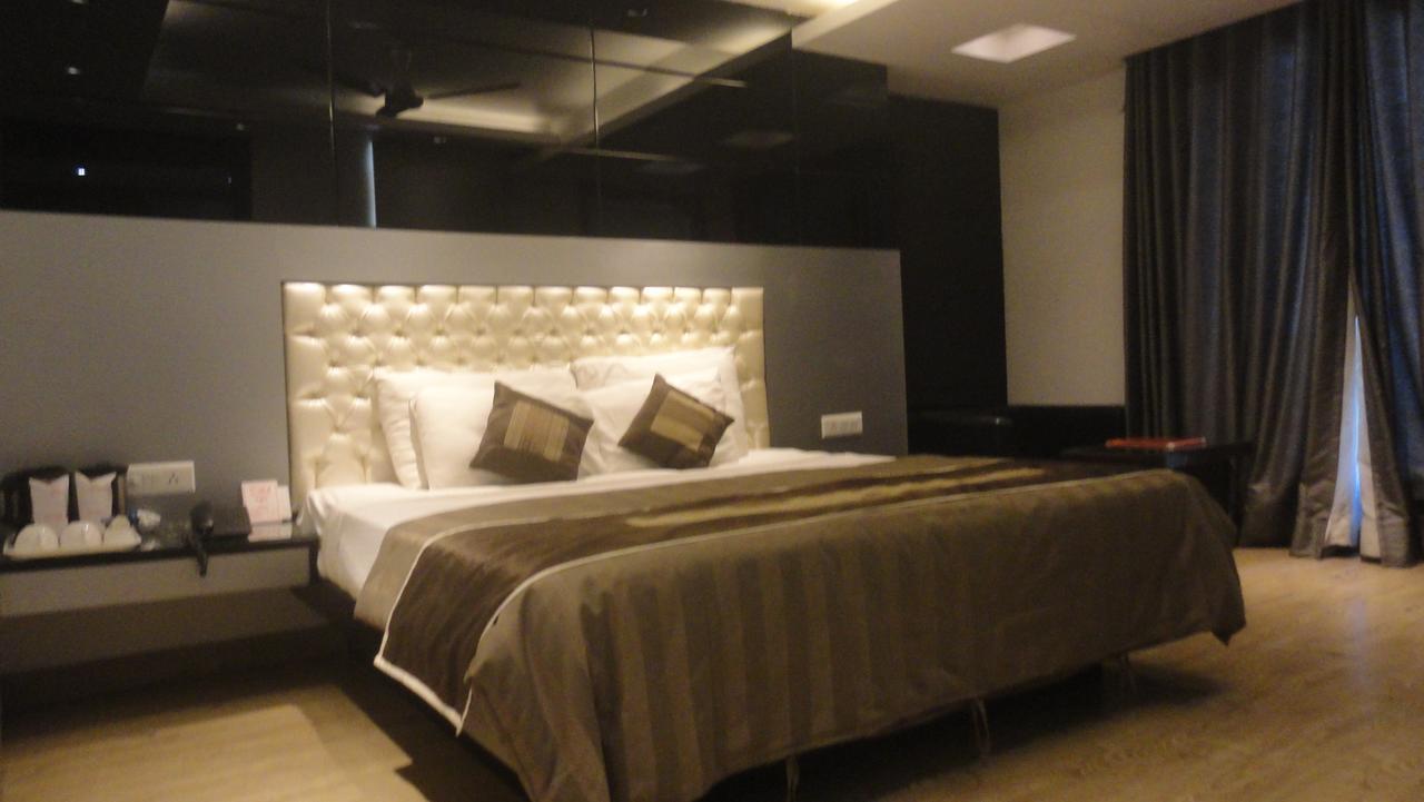 Fabhotel Red Leaf Mall Road ムスーリー エクステリア 写真